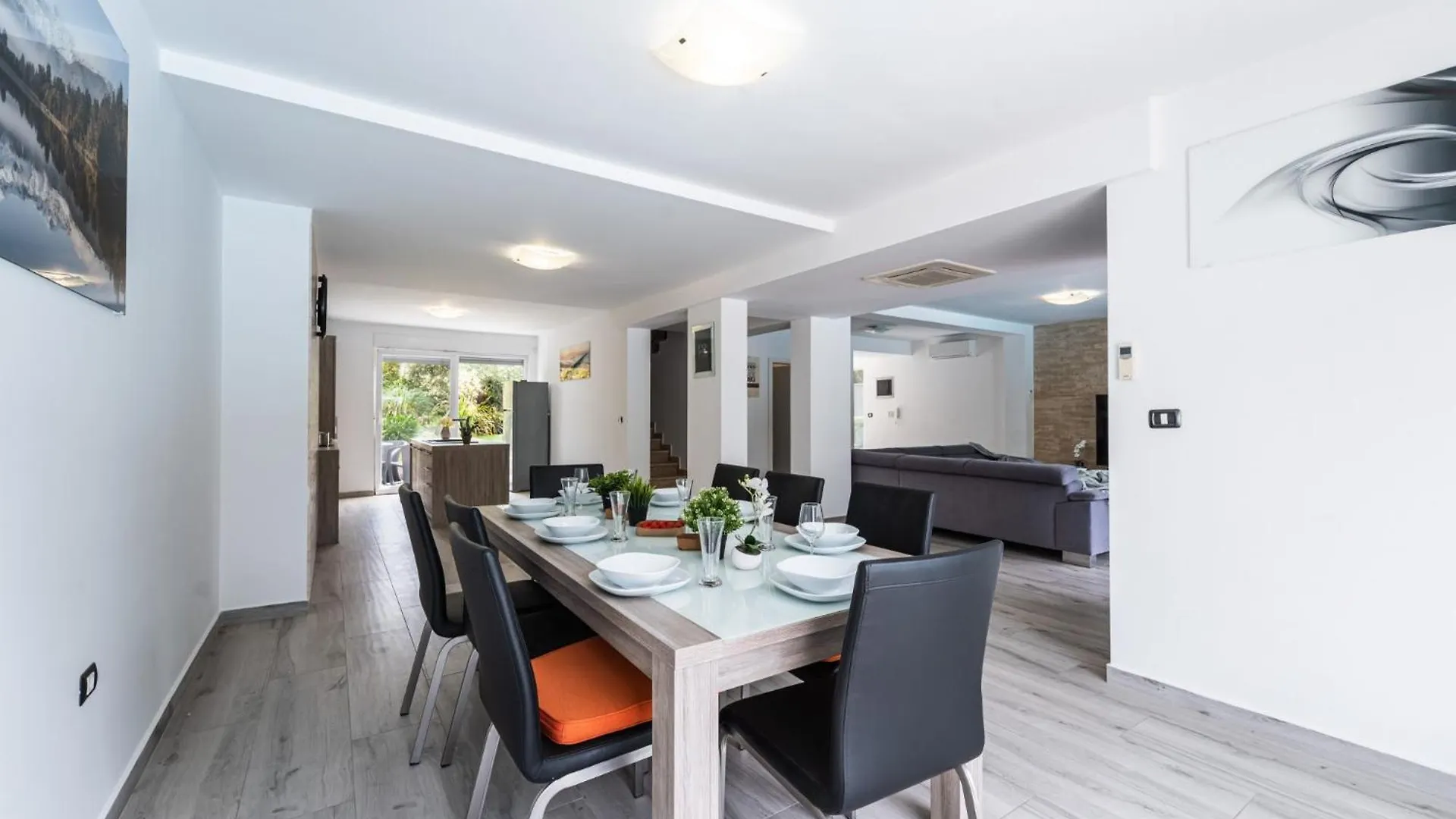 Villa Claudia In Pula - Haus Fuer 8 Personen